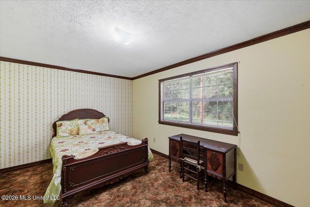 1031 Thigpen Road, Raymond, MS 39154