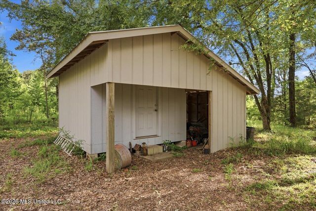 1031 Thigpen Road, Raymond, MS 39154