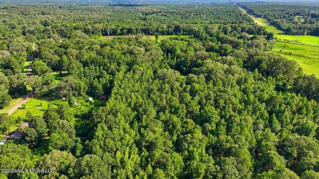 1031 Thigpen Road, Raymond, MS 39154