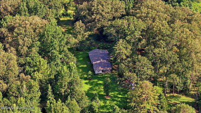 1031 Thigpen Road, Raymond, MS 39154