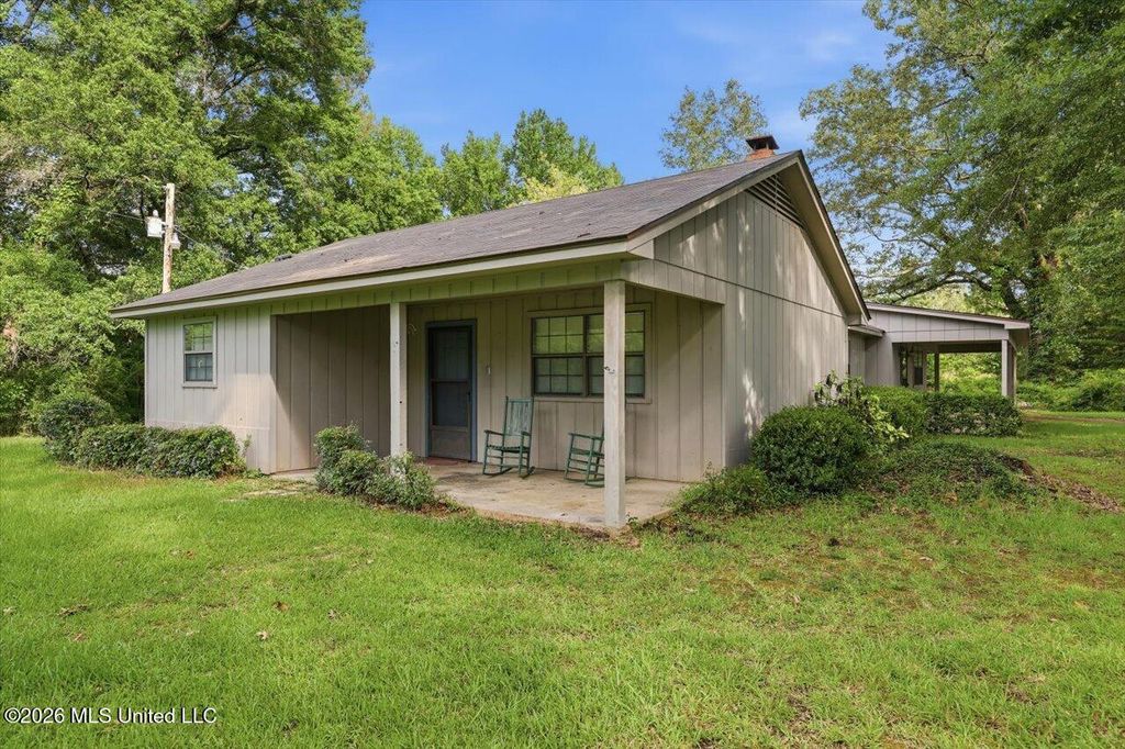 1031 Thigpen Road, Raymond, MS 39154