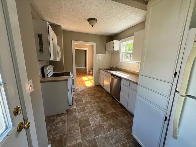 8020 Mercier Street, Kansas City, MO 64114