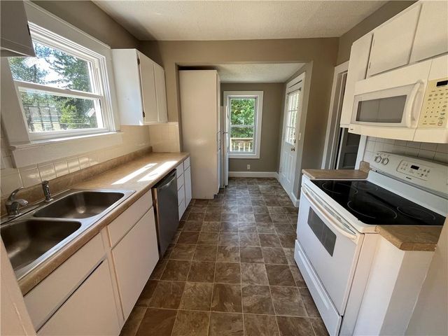 8020 Mercier Street, Kansas City, MO 64114