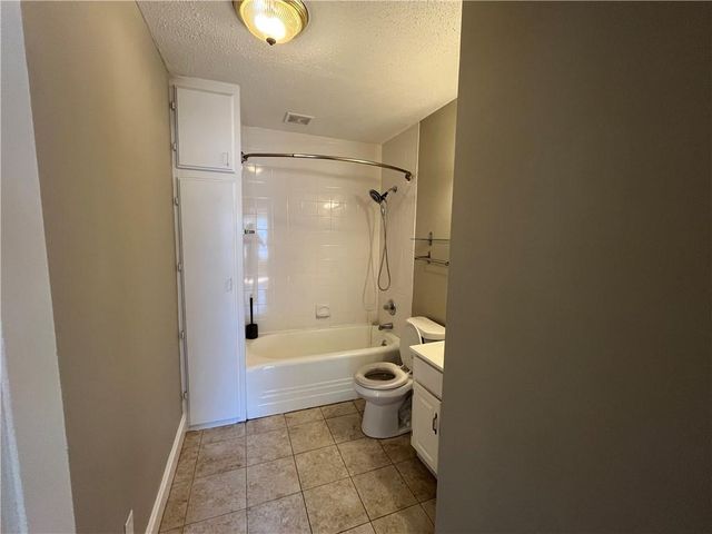 8020 Mercier Street, Kansas City, MO 64114