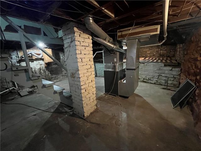 8020 Mercier Street, Kansas City, MO 64114