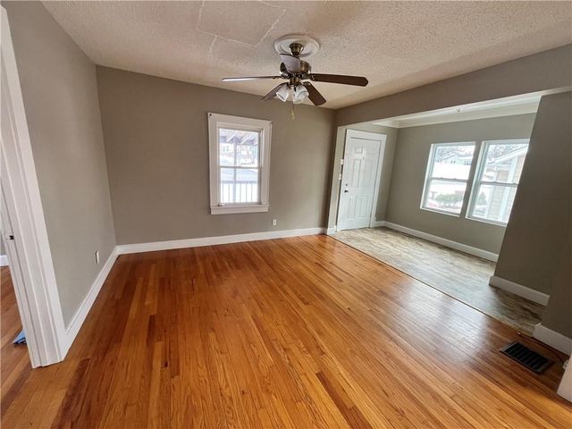 8020 Mercier Street, Kansas City, MO 64114