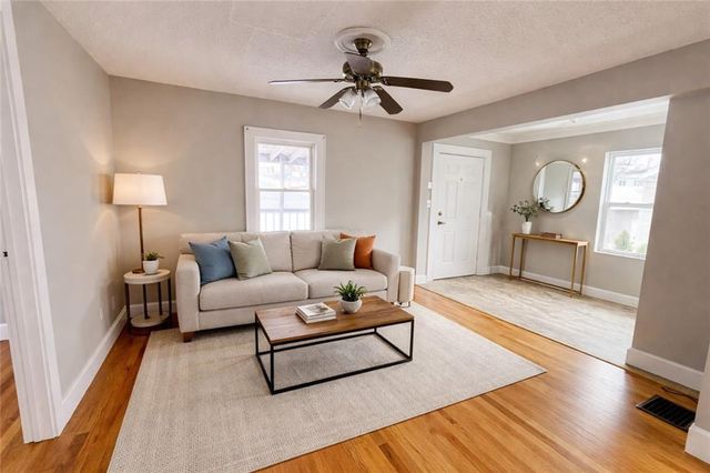 8020 Mercier Street, Kansas City, MO 64114