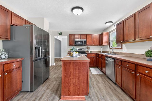 1825 Creekview Drive, Marysville, OH 43040