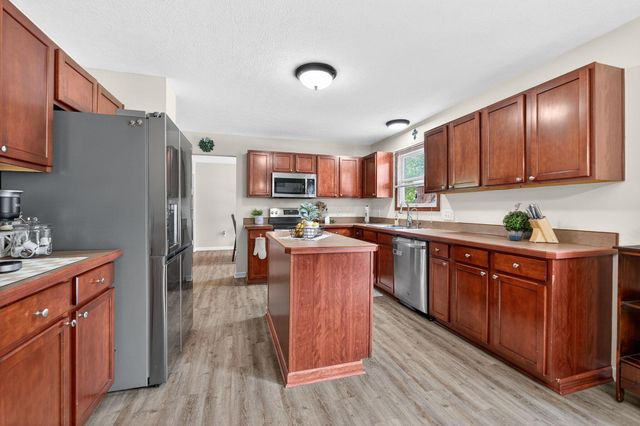 1825 Creekview Drive, Marysville, OH 43040