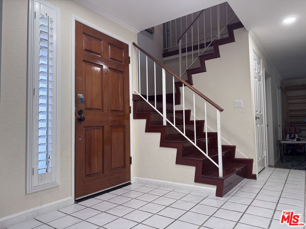 18320 Elkwood Street, Los Angeles, CA 91335 — photo 5