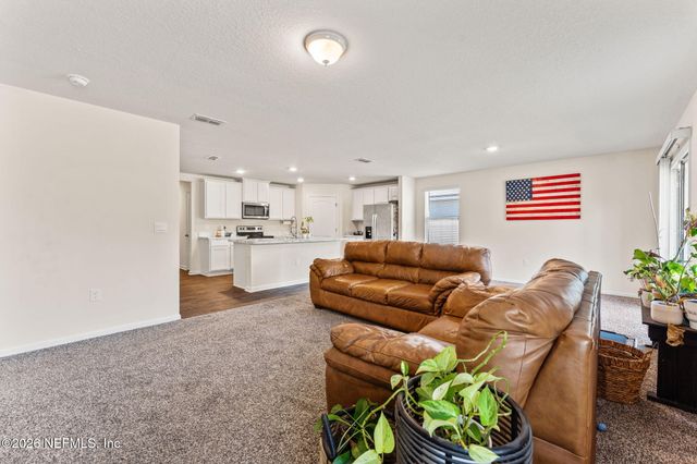 70013 MISTY LAKE Court, Yulee, FL 32097