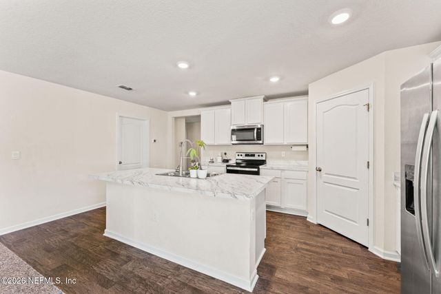 70013 MISTY LAKE Court, Yulee, FL 32097