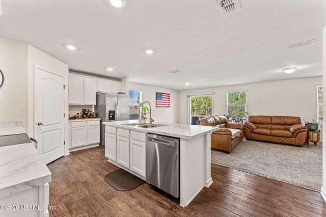 70013 MISTY LAKE Court, Yulee, FL 32097