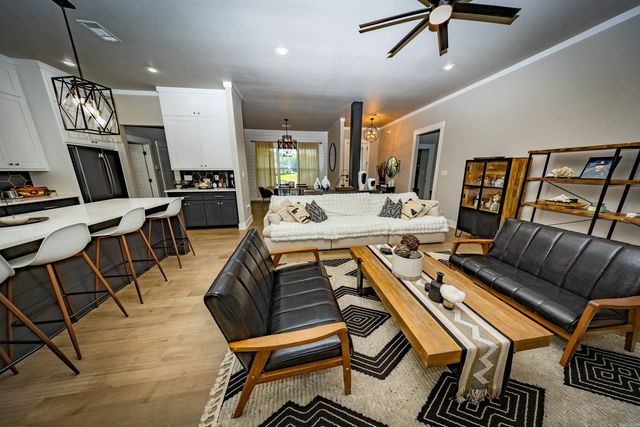 13017 Avilla Hills Cove, Alexander, AR 72002