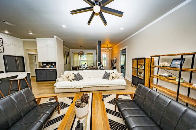 13017 Avilla Hills Cove, Alexander, AR 72002