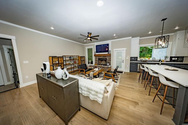 13017 Avilla Hills Cove, Alexander, AR 72002