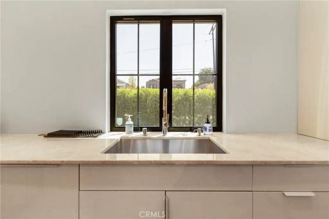1102 W 6th, San Pedro, CA 90731