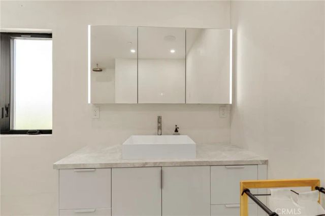 1102 W 6th, San Pedro, CA 90731