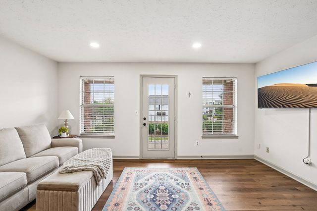 2258 Lebanon Pike Apt 40, Nashville, TN 37214