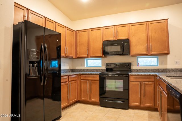 5343 W HACKAMORE Drive, Phoenix, AZ 85083
