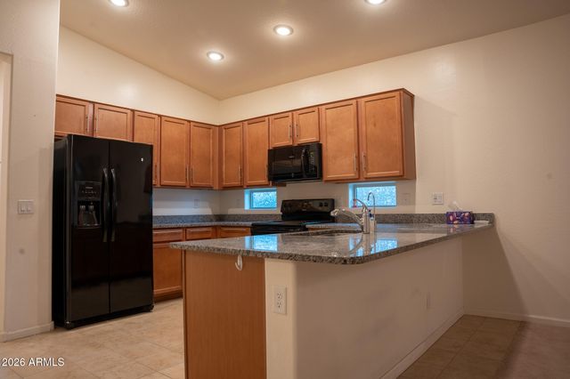 5343 W HACKAMORE Drive, Phoenix, AZ 85083