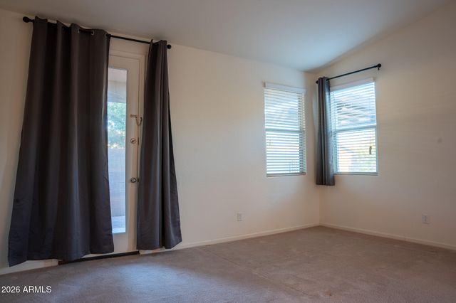 5343 W HACKAMORE Drive, Phoenix, AZ 85083