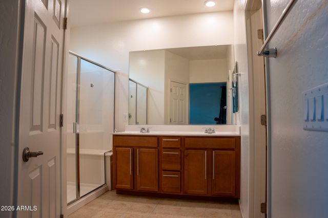 5343 W HACKAMORE Drive, Phoenix, AZ 85083