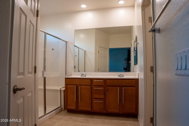 5343 W HACKAMORE Drive, Phoenix, AZ 85083