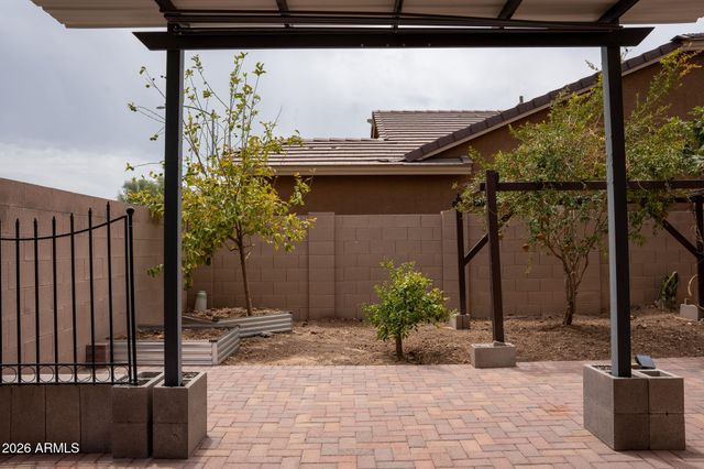 5343 W HACKAMORE Drive, Phoenix, AZ 85083