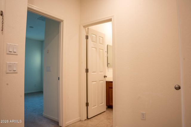 5343 W HACKAMORE Drive, Phoenix, AZ 85083