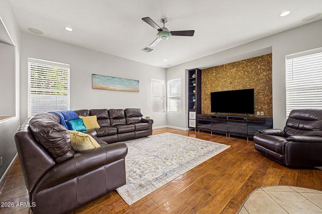2725 S SIERRA Street, Gilbert, AZ 85295