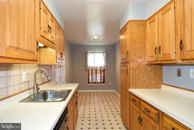 14 FENCELINE DR, Gaithersburg, MD 20878