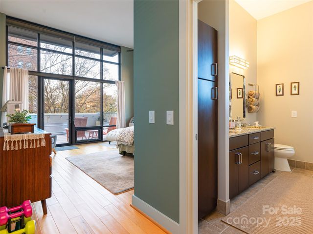 60 N Market Street 117, Asheville, NC 28801