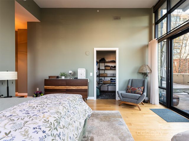 60 N Market Street 117, Asheville, NC 28801