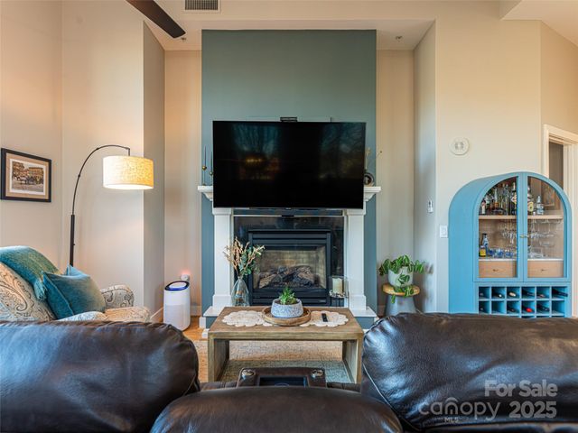 60 N Market Street 117, Asheville, NC 28801