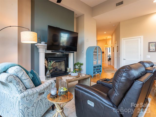 60 N Market Street 117, Asheville, NC 28801