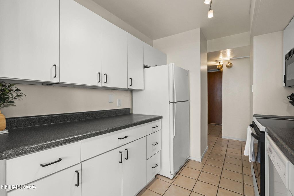 Image 12 of property listing at 100 N Arlington Avenue UNIT 10E, Reno, NV 89501