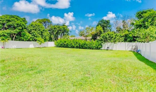 128 N Royal Pine Cir N, Royal Palm Beach, FL 33411