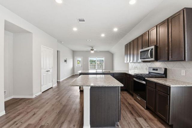 5407 James Michael Drive, Rosharon, TX 77583