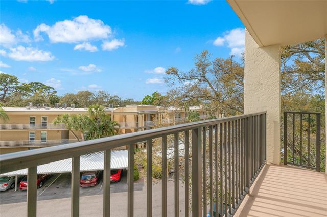 225 COUNTRY CLUB DRIVE F-1401, Largo, FL 33771