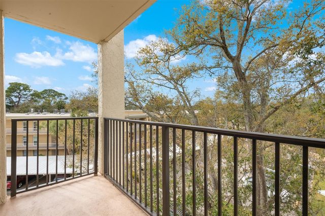 225 COUNTRY CLUB DRIVE F-1401, Largo, FL 33771