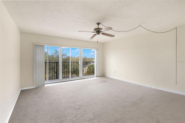 225 COUNTRY CLUB DRIVE F-1401, Largo, FL 33771