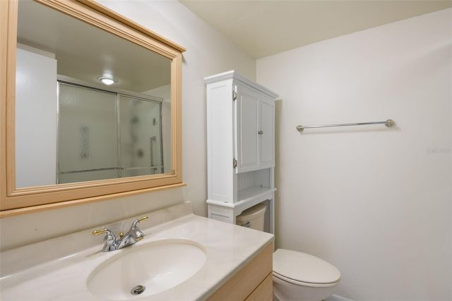 225 COUNTRY CLUB DRIVE F-1401, Largo, FL 33771