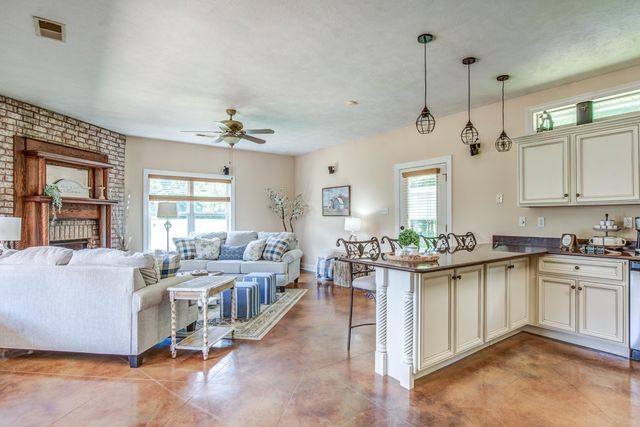 1215 BEAVER CREEK RD, Braden, TN 38049