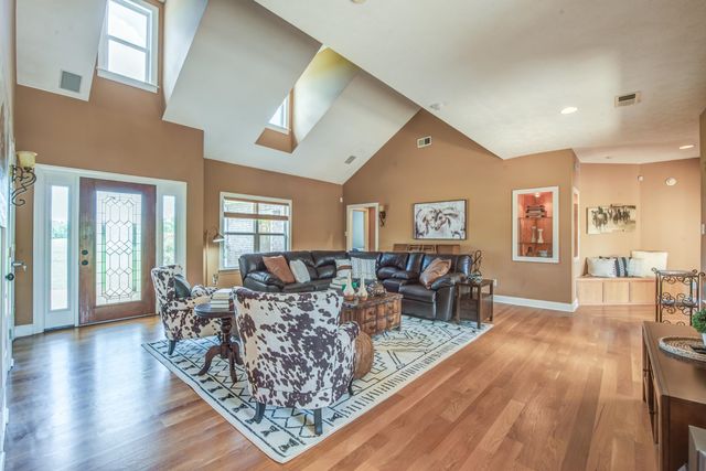 1215 BEAVER CREEK RD, Braden, TN 38049