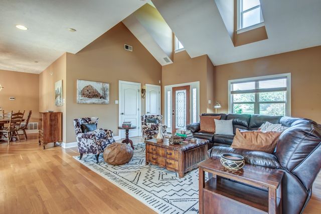 1215 BEAVER CREEK RD, Braden, TN 38049