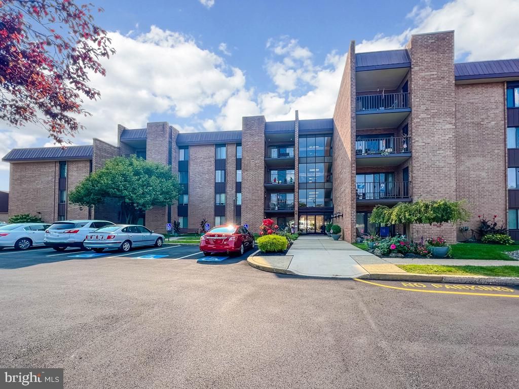 6311-00 DELAIRE LANDING RD #311, PHILADELPHIA, PA 19114 — photo 2
