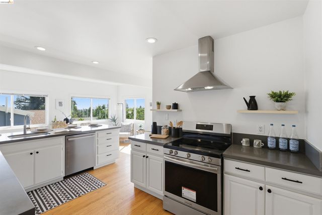 4021 Waterhouse, Oakland, CA 94602