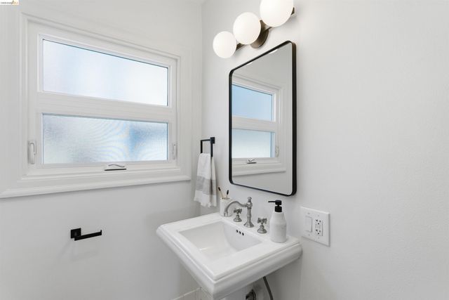 4021 Waterhouse, Oakland, CA 94602