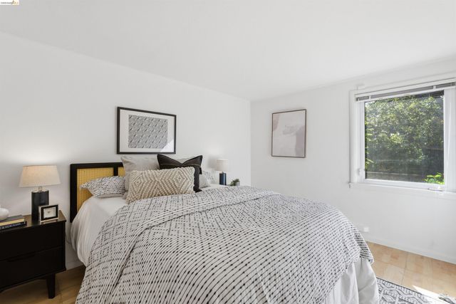 4021 Waterhouse, Oakland, CA 94602